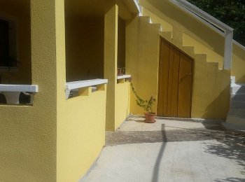 Kleines Haus auf der Insel Vir