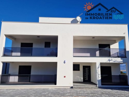 Vier Wohnungen in Vir