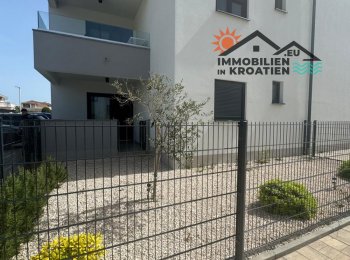 Ferienwohnung mit Garten, 90 Meter vom Strand entfernt